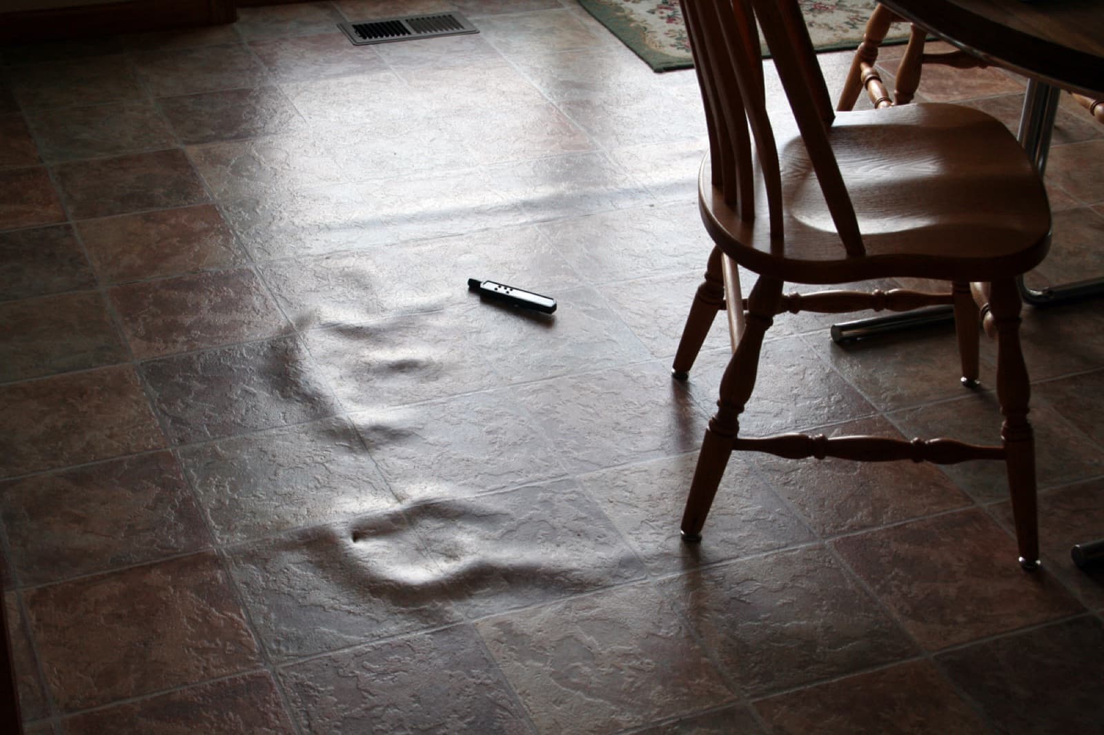 Installation defect documented at a board seam during inspection.